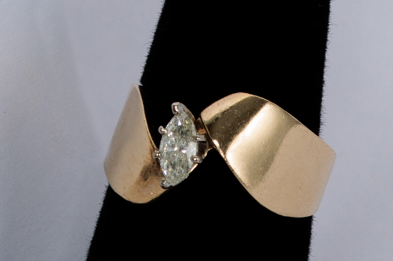 42. ANILLO